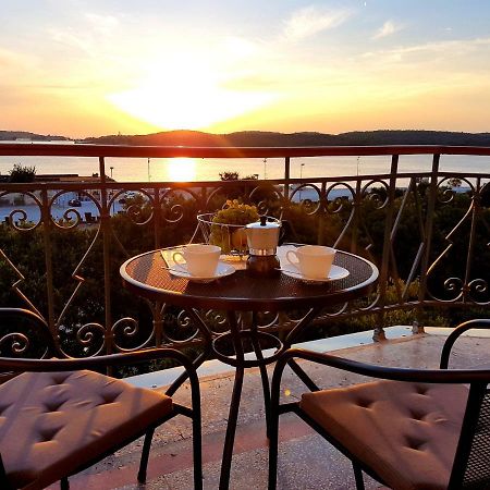 App Obrovac In The Centre - With Amazing Sea View! Daire Pula Dış mekan fotoğraf