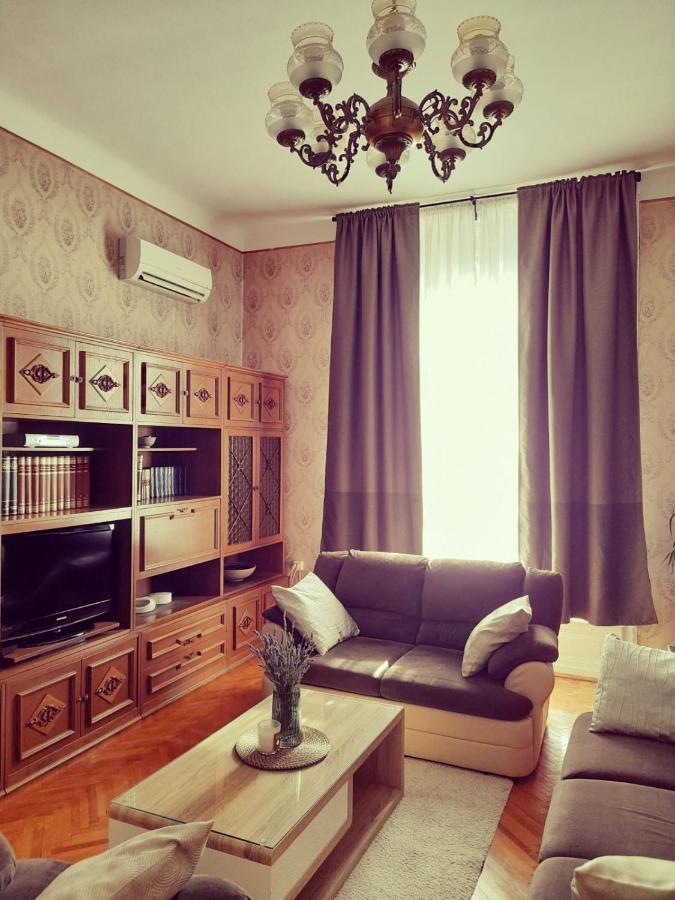 App Obrovac In The Centre - With Amazing Sea View! Daire Pula Dış mekan fotoğraf
